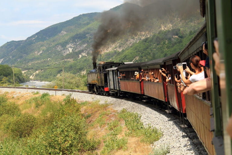 Train des pignes a vapeur