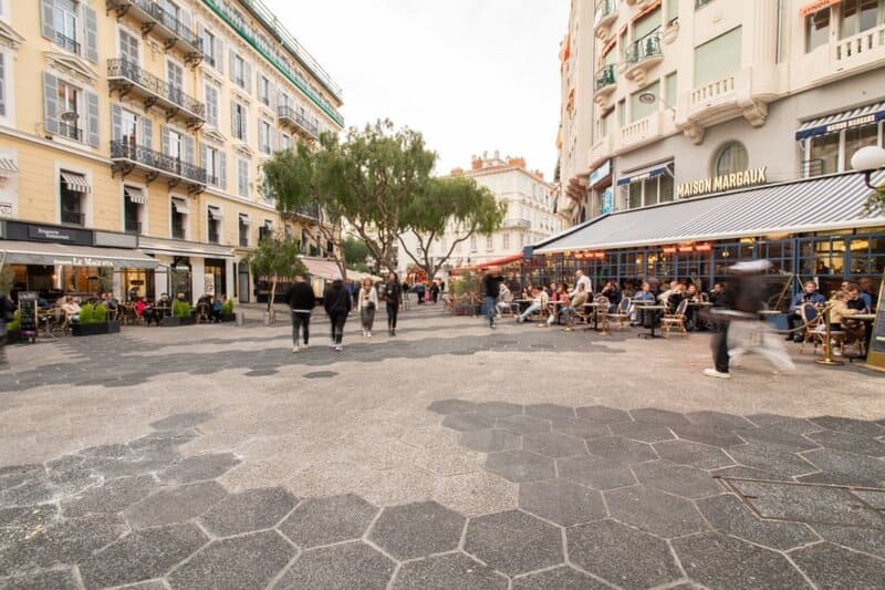 Zone pietone nice acces reglemente a la rue massena